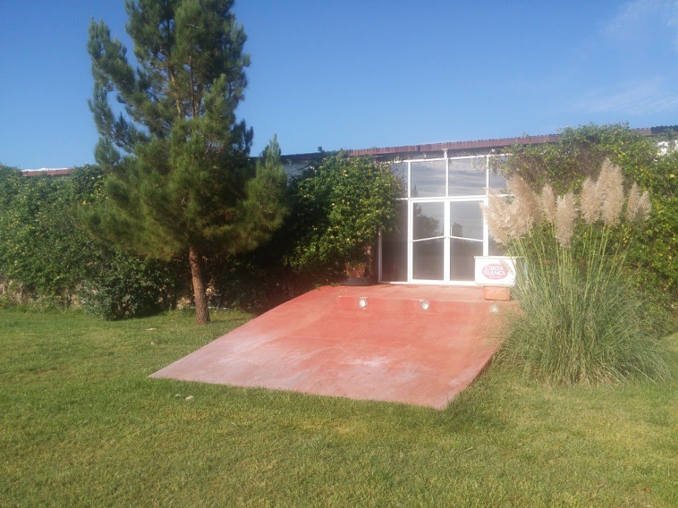 Entrada exterior del salón